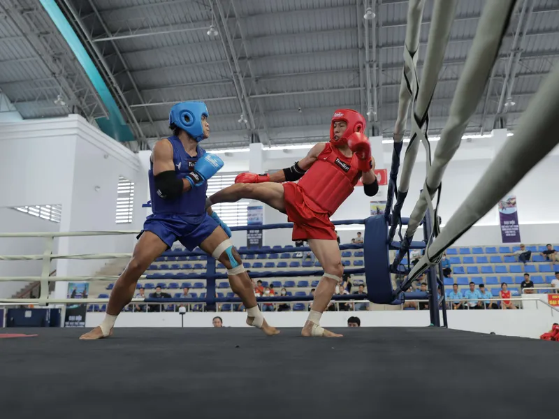 Kickboxing clinic voor groepen bij Donker Sport